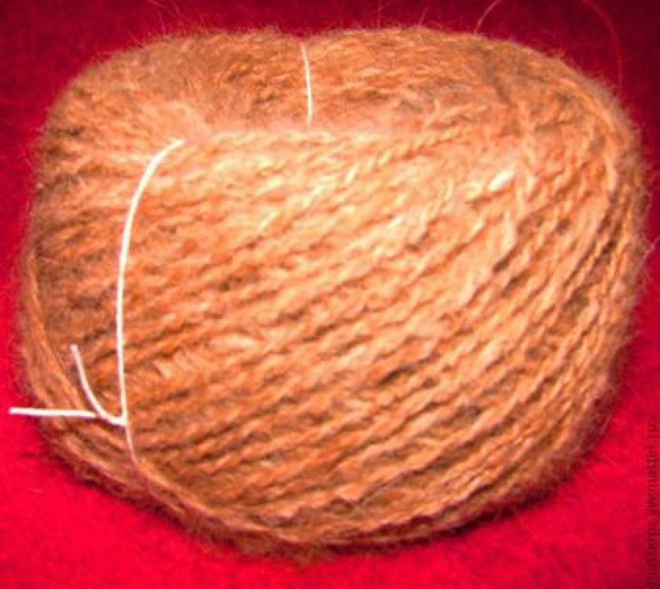 Пряжа «Пушистый Спасатель» для ручного вязания рыжая.