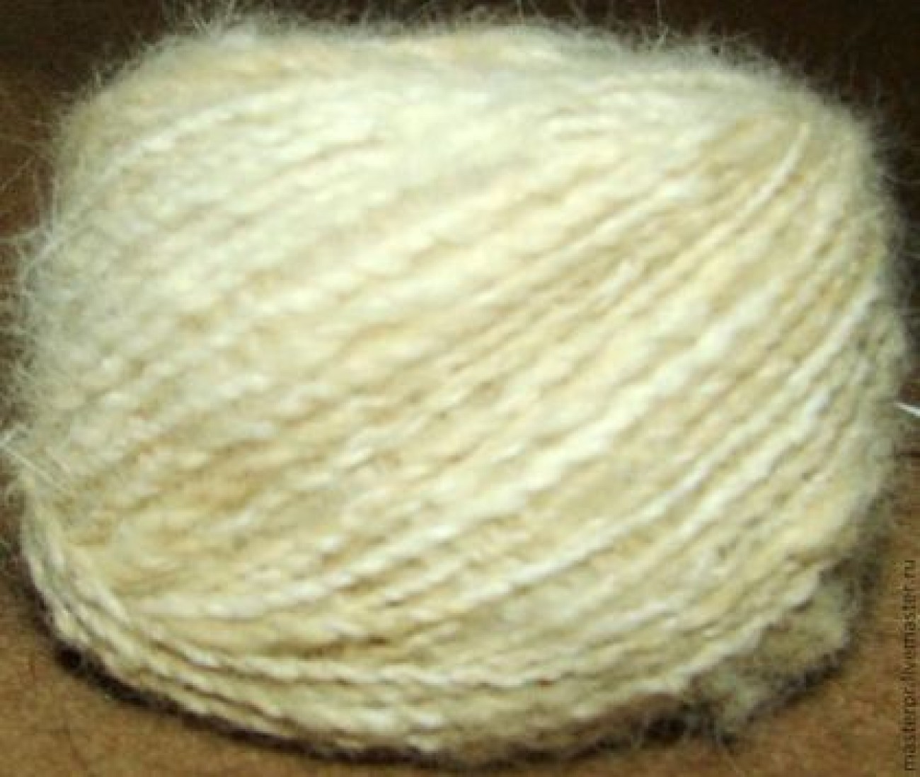 Пряжа «Белый Пушистик микс» для ручного вязания из собачьей шерсти