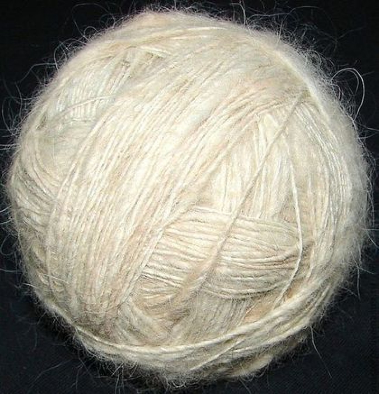 Пряжа «Белый Сторож» 400м100гр для ручного вязания(тонкая белая нитка)